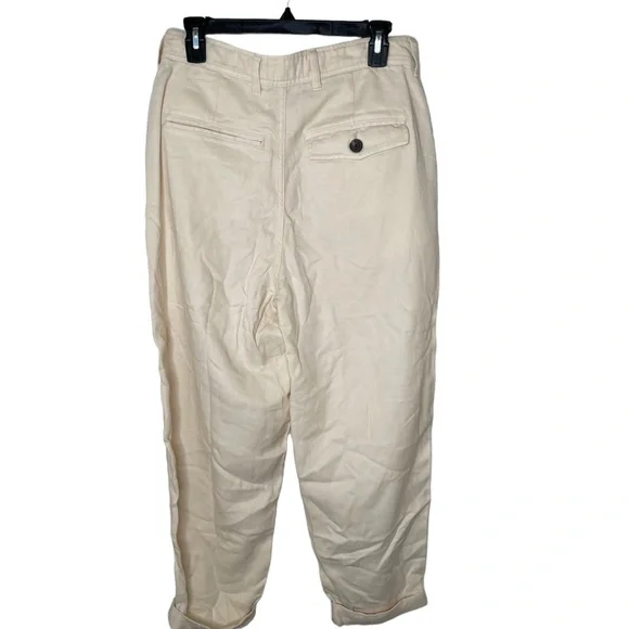 NEW WITH TAGS Everlane The TENCEL‎ Parchment Cream Relaxed Chino in Size 6